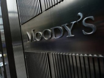 Moody\’s понизило рейтинги крупнейших российских банков до «мусорного»