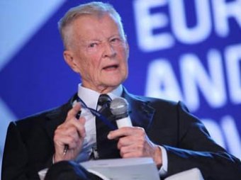 Политолог Бжезинский сенаторам США: однажды Путин захватит Ригу и Таллинн, а мы будем «обеспокоены»