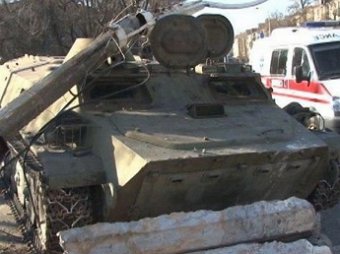 Под Донецком пьяные украинские военные на броневике задавили 8-летнюю девочку