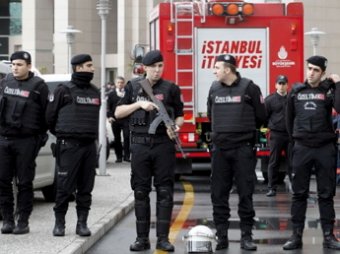 В Турции прокурора захватили в заложники