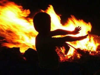 Случайный прохожий спас из огня троих детей на Урале
