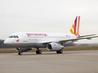 Самолет разбился на юге Франции: в Сети появилось первое фото, снятое в районе крушения Airbus A320 (фото, видео)