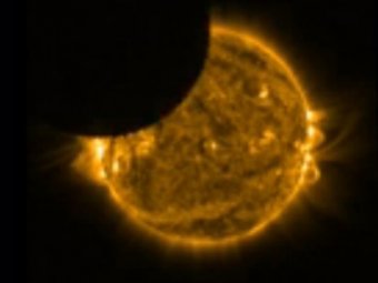 Солнечное затмение 20 марта 2015 сняли со спутника