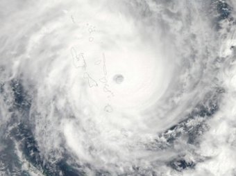 На тихоокеанское государство обрушился мощный циклон «Пэм»