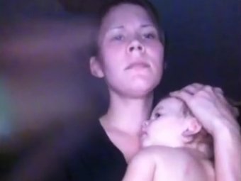 Многодетная одинокая мама стала звездой YouTube,  выложив колыбельную для дочки