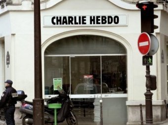 Блогеров возмутила карикатура  Charlie Hebdo на перемирие в Донецке