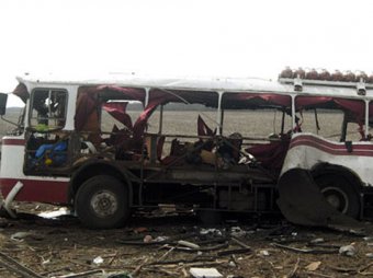 МВД Украины: автобус подорвался в Донбассе по вине водителя