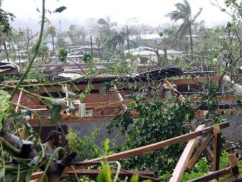В Сети появилось ВИДЕО разрушительного урагана, обрушевшегося на столицу Вануату