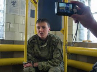 Адвокат Надежды Савченко заявил, что она прекратила голодовку