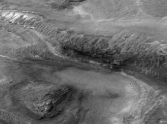 Уфологи нашли на Марсе очередную "летающую тарелку"