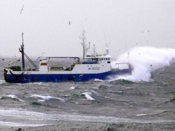 Траулер "Дальний Восток" затонул в Охотском море: 56 погибших (видео, фото)