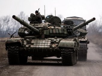 НАТО обвинила Россию в поставках ополченцам танков Т-90