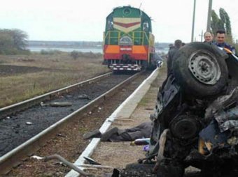Авария в Ленинградской области, поезд сбил автобус: трое погибших, 27 пострадавших (фото)
