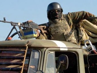 Грузовик c украинскими силовиками подорвался на фугасе: 4 погибших