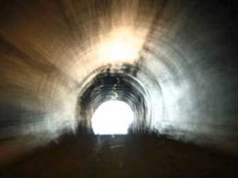 Ученые объяснили появление "света в конце тоннеля" при клинической смерти