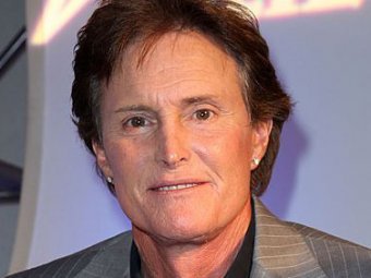 Олимпийский чемпион и отчим Ким Кардашьян объявил себя женщиной