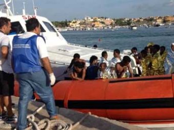 В Италии мусульмане утопили в Средиземном море 12 христиан