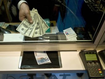 Минэкономразвития: к осени доллар может упасть до 40 рублей