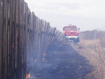 В Хакасии пожар охватил 100 домов (видео)