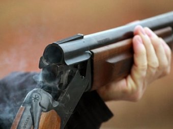 На сербской свадьбе свидетель застрелил из ружья шестерых гостей и себя