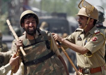 СМИ: Боевики-маоисты взяли в заложники 500 человек в Индии