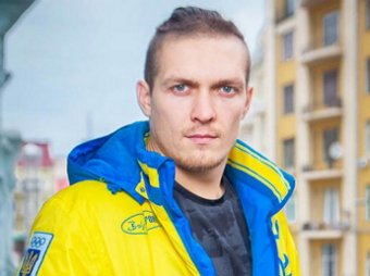 Украинский боксер Усик под напором фанатов сменил фото с георгиевской лентой к 9 мая