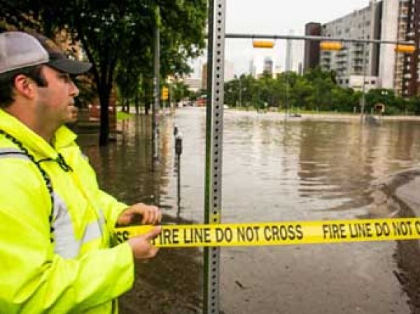 Наводнения в США разрушили тысячи домов, несколько десятков людей погибло