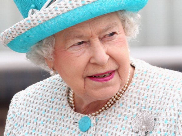 Елизавета II пообещала британцам референдум о выходе из Евросоюза