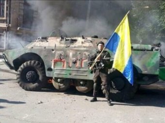 Новости Новороссии и Украины 9 мая 2015: бойцы ВСУ пытались перевезти ведро взрывчатки в Донбасс (видео)