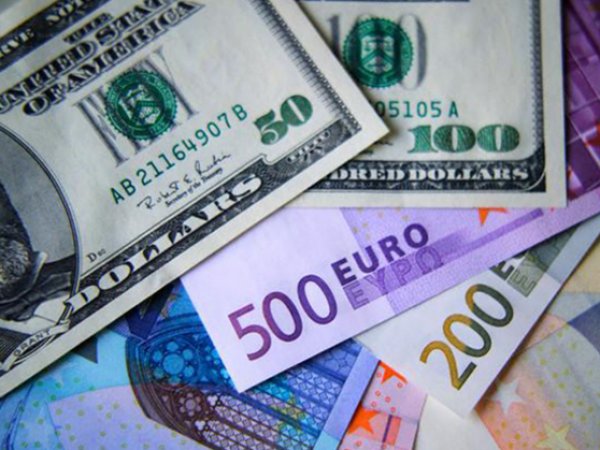 Курс доллара и евро 17 июня 2015: эксперты прогнозируют трудную неделю для рубля