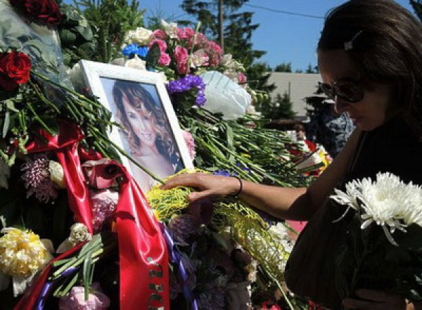 Похороны Жанны Фриске вызвали новый скандал (фото)