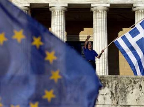 Глава Еврокомиссии Юнкер призвал греков голосовать «против самоубийства»