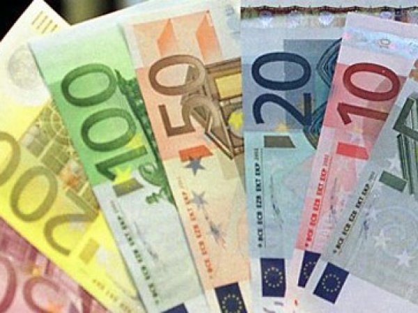 Курс доллара и евро на сегодня, 9 июня 2015: эксперты прогнозируют новое падение рубля