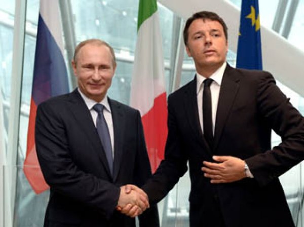 Путин угостил итальянцев русским квасом, подарил тюбетейку и получил в ответ галстук