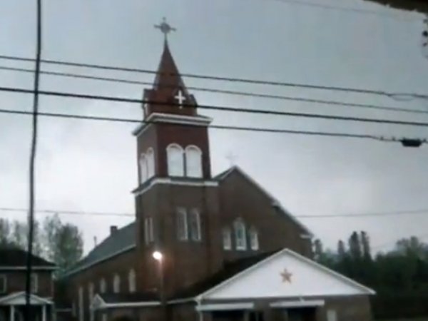 Удар молнии в церковь в США попал на ВИДЕО