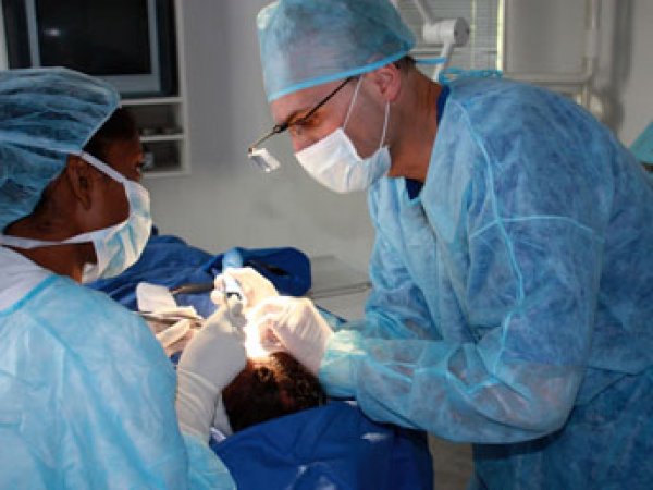 В Техасе медики впервые в мире пересадили череп вместе со скальпом