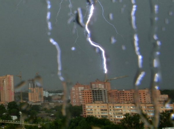 Москву накрыли ливневые дожди — объявлен «оранжевый» уровень погодной опасности