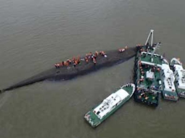 На месте крушения круизного судна в Китае нашли тела 14 человек