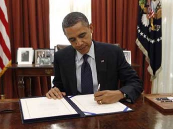 Обама подписал новый закон о слежке спецслужб за гражданами