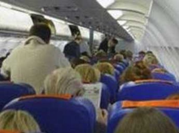 В Челябинске экстренно сел самолет из-за дебоша – израильтянка сошла с ума на борту