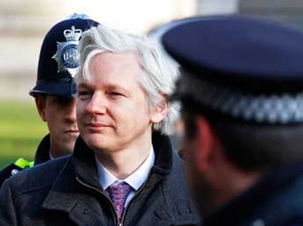 WikiLeaks: президент Франции отказал Ассанжу в политическом убежище