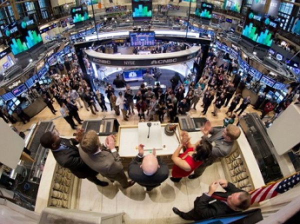 На Нью-Йоркской фондовой бирже приостановлены торги всеми бумагами