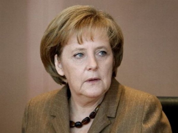 Канцлер Германии Меркель выступила против однополых браков