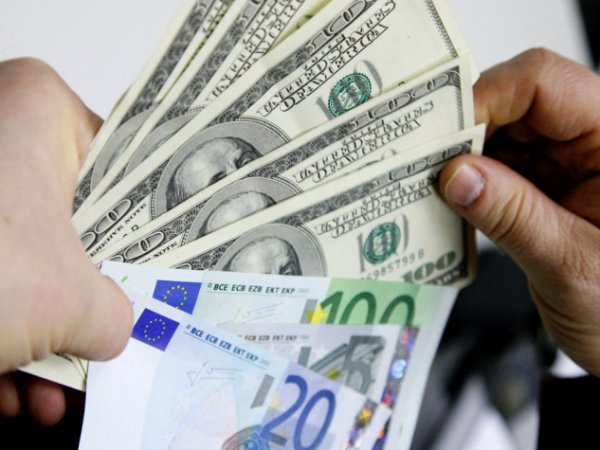 Курс доллара и евро сегодня, 27 июля 2015: доллар впервые с марта перевалил за 59 рублей
