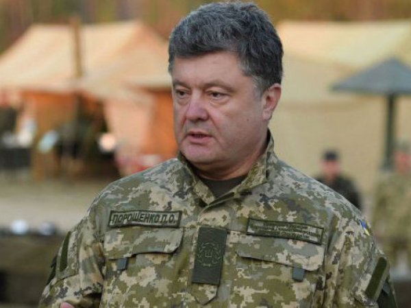 СМИ: Порошенко приказал отвести танки и артиллерию на Донбассе