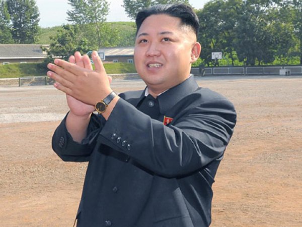 Лидер КНДР Ким Чен Ын вывел в свет свою жену