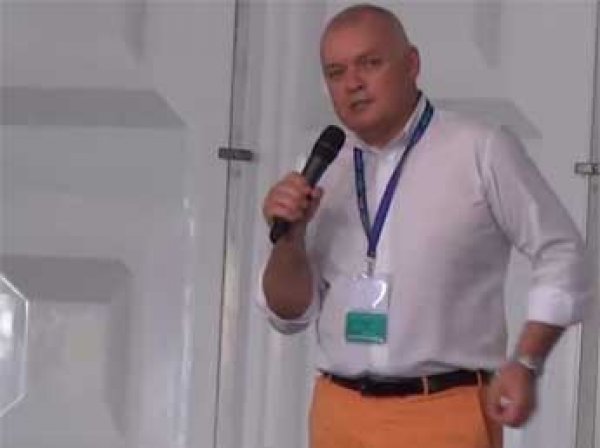 Телеведущий Дмитрий Киселев прочитал молодежи Крыма лекцию, откуда берутся геи
