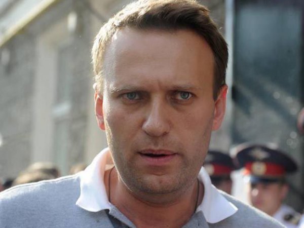 Навального снова закидали яйцами в Новосибирске