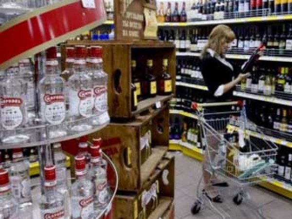 Статистика: россияне впервые стали покупать меньше водки