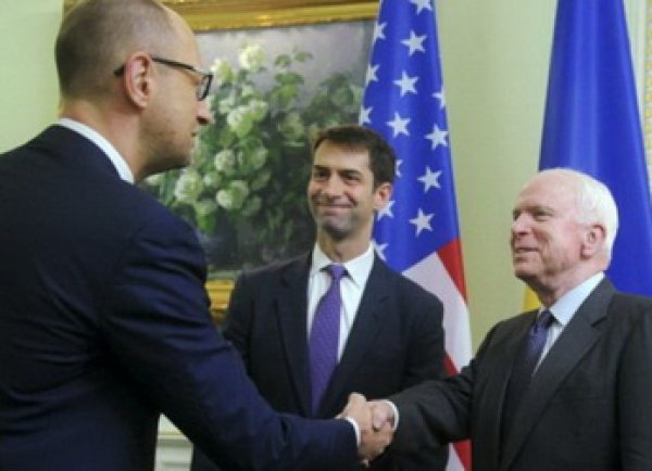 Секретная переписка Яценюка с США вызвала скандал на Украине